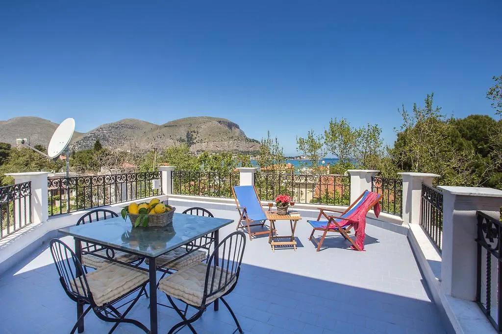 Apartment Appartamento La Torretta Mondello