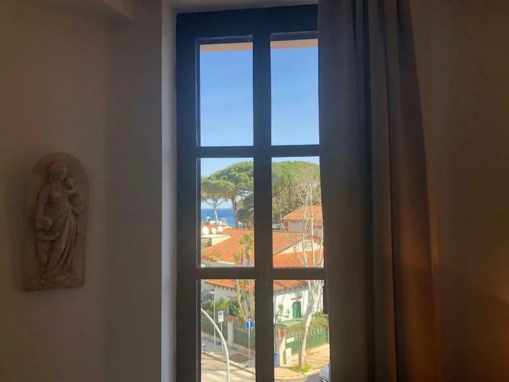 Apartment Appartamento La Torretta Mondello Italy